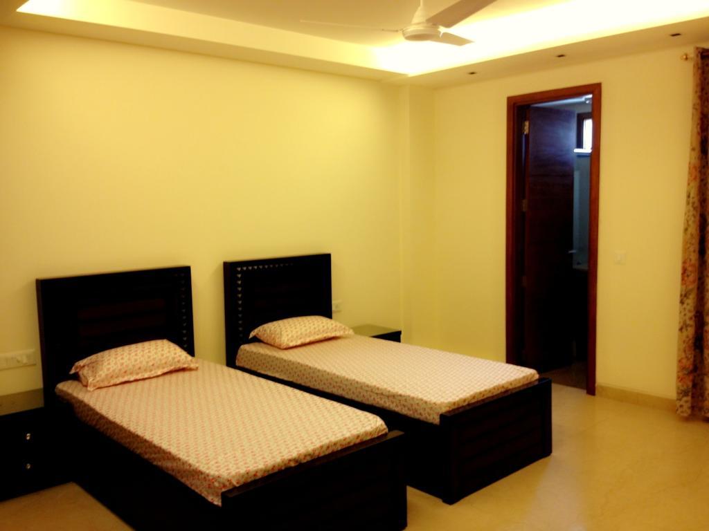 Woodpecker Service Apartments - Green Park Нью-Дели Номер фото