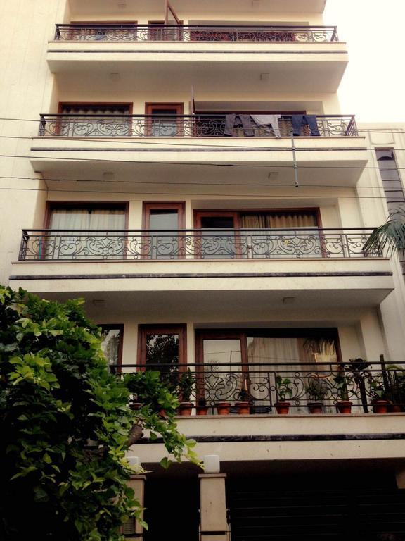 Woodpecker Service Apartments - Green Park Нью-Дели Номер фото