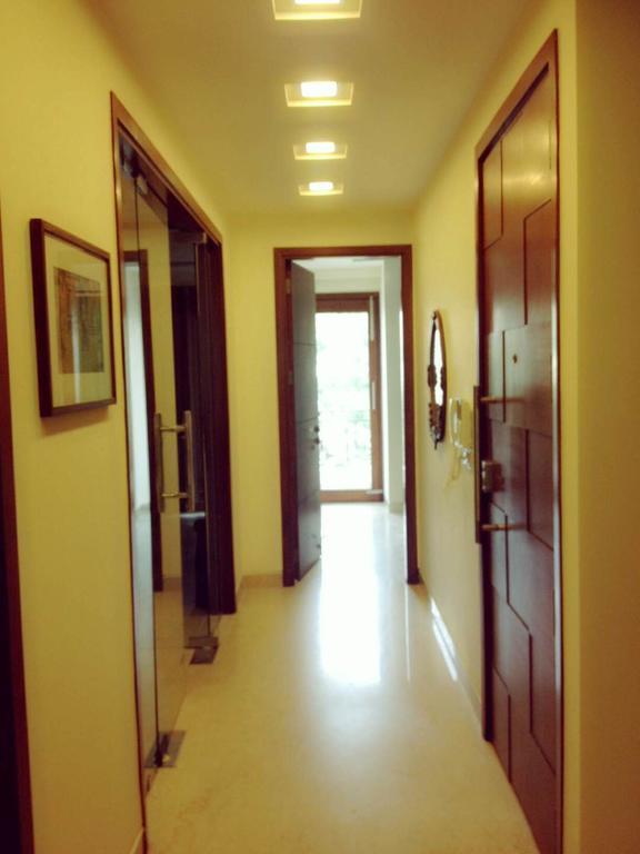 Woodpecker Service Apartments - Green Park Нью-Дели Экстерьер фото