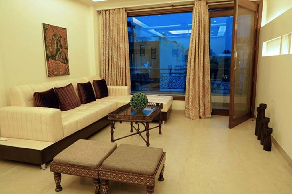 Woodpecker Service Apartments - Green Park Нью-Дели Экстерьер фото